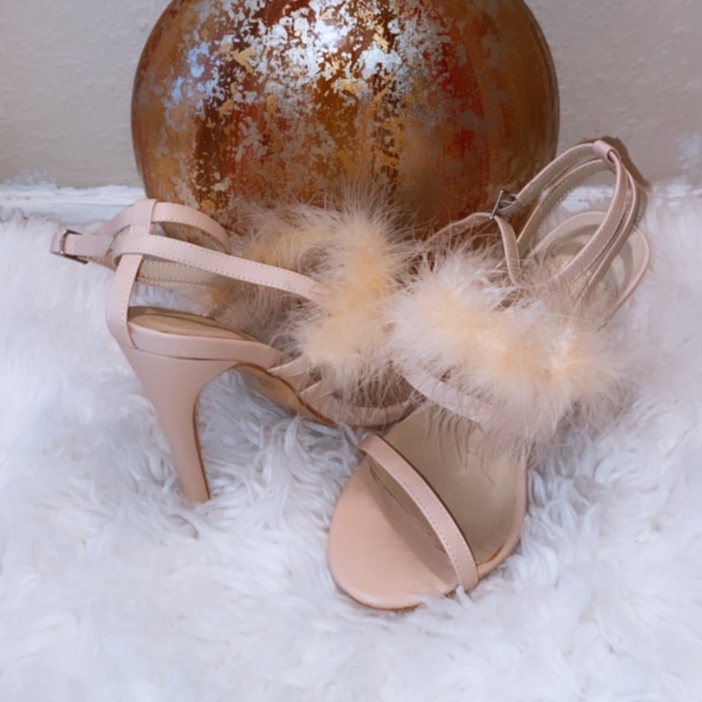 NWOT Pink Fur Heel